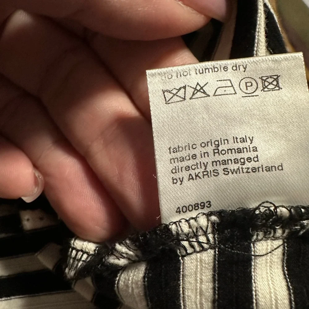 AKRIS Punto black and white striped top size 14. Beautiful see through detail - Picture 3 of 12